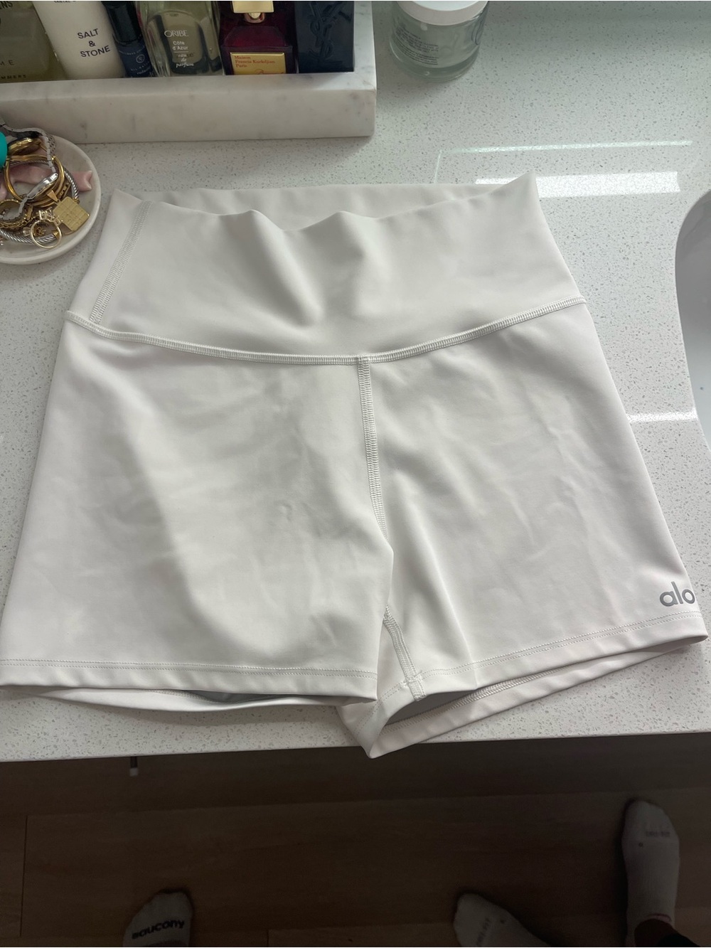 ALO Yoga High-Rise White airlift short